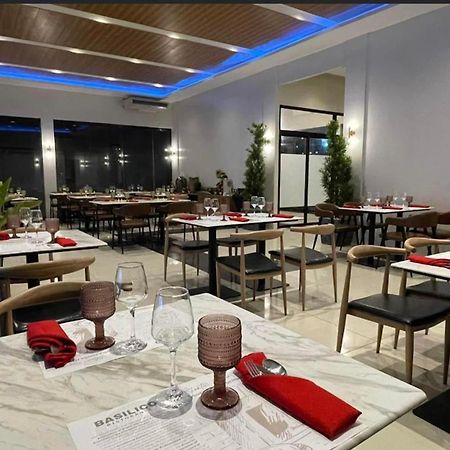 Tarlac City Luisita Central Park Hotel מראה חיצוני תמונה