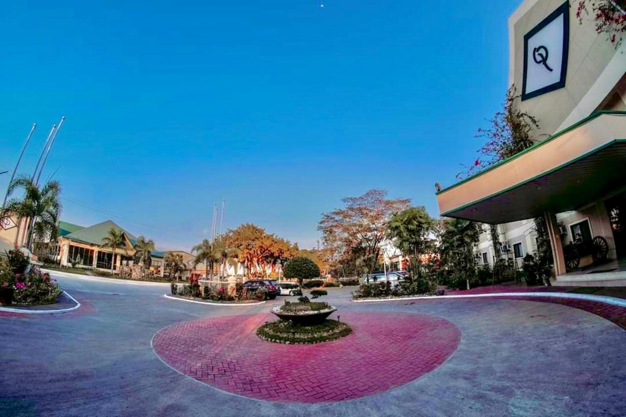 Tarlac City Luisita Central Park Hotel מראה חיצוני תמונה