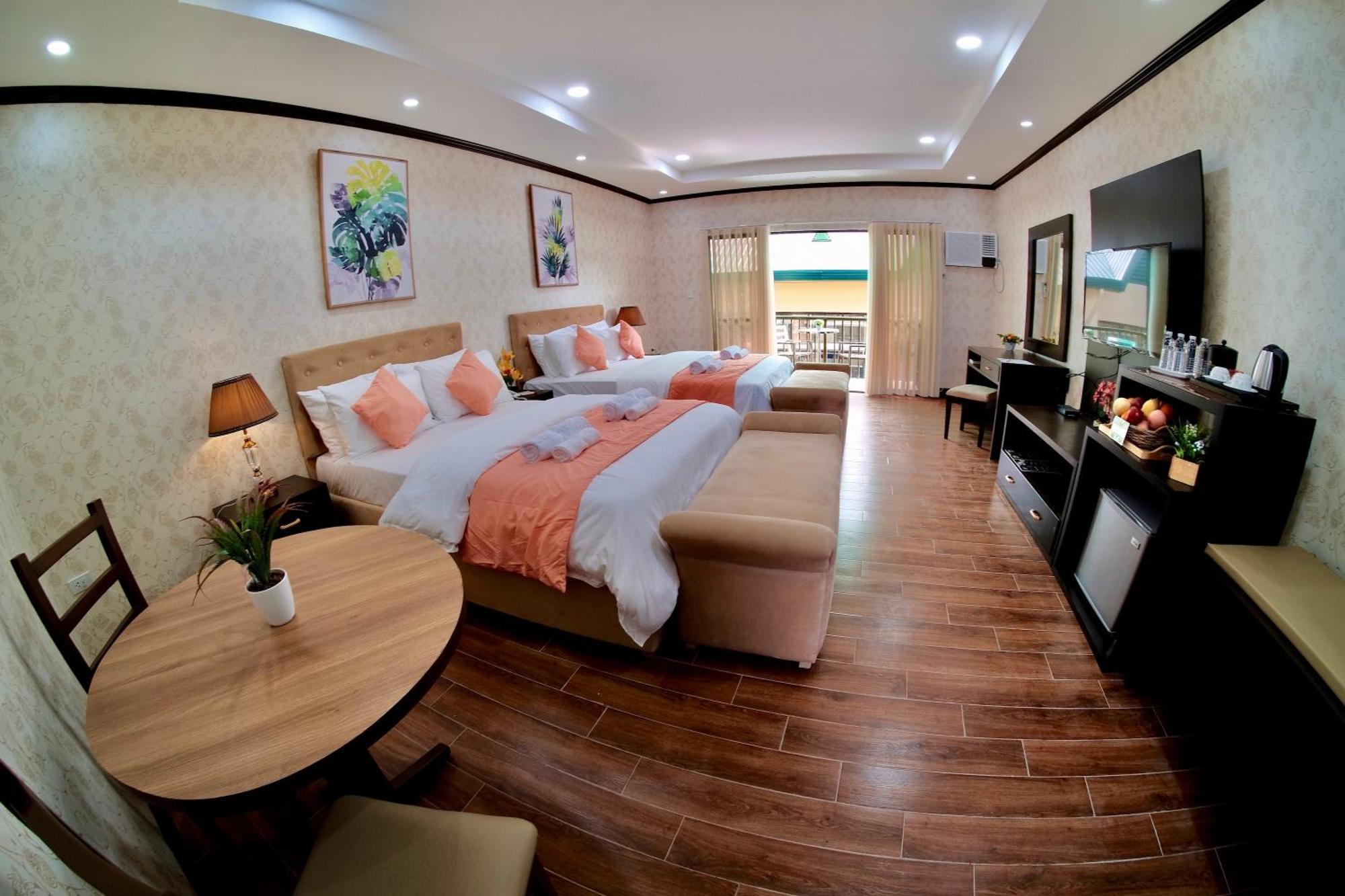 Tarlac City Luisita Central Park Hotel חדר תמונה