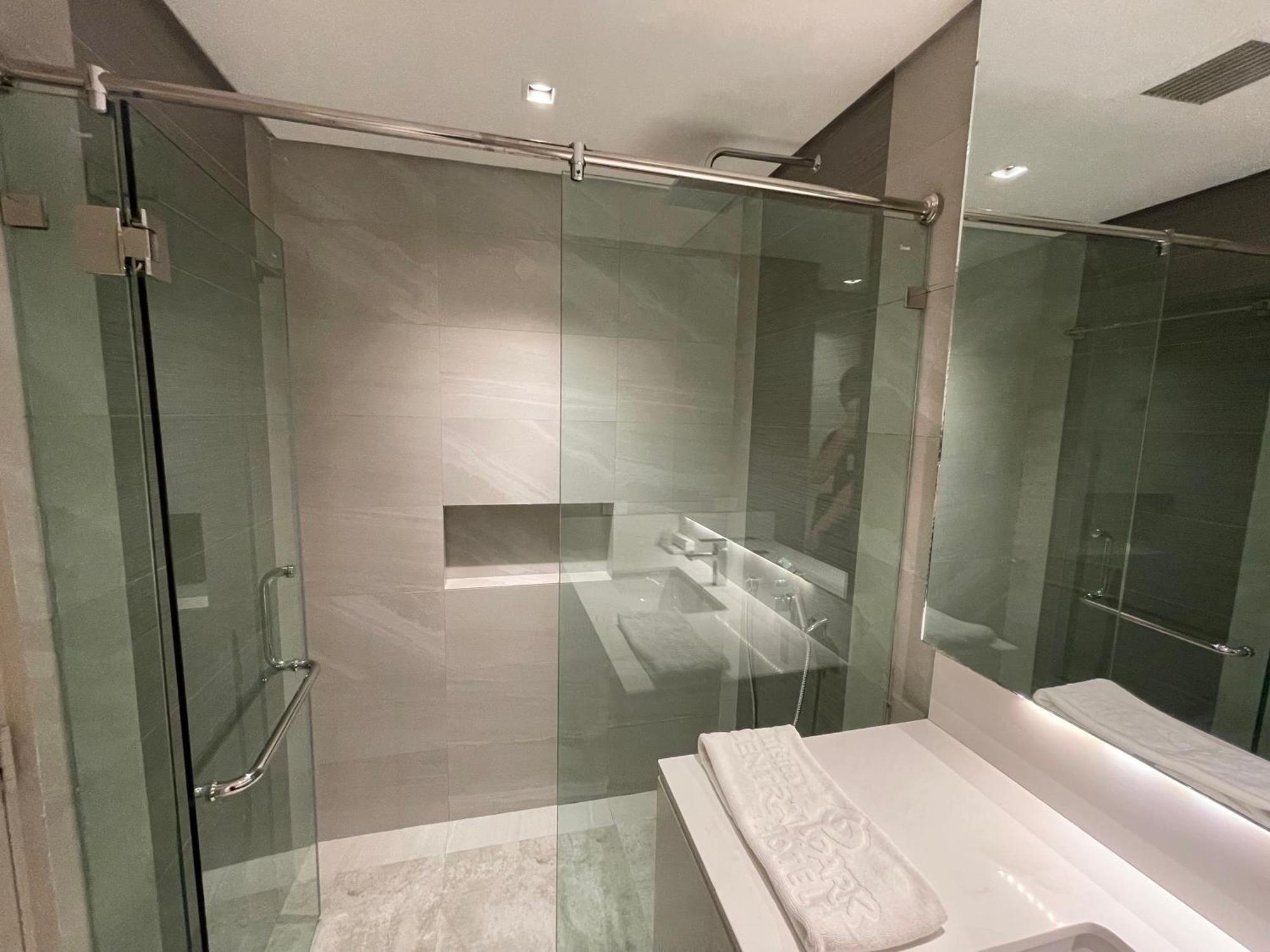Tarlac City Luisita Central Park Hotel חדר תמונה