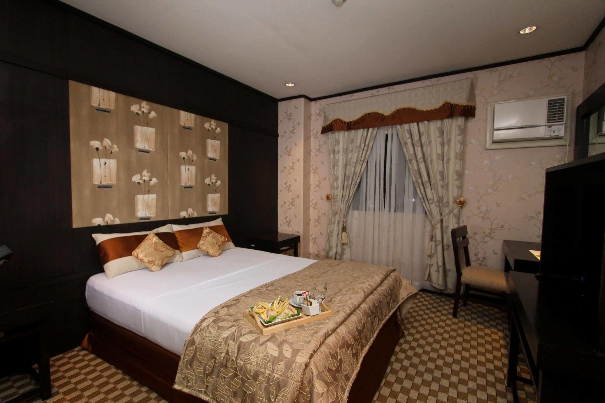 Tarlac City Luisita Central Park Hotel מראה חיצוני תמונה