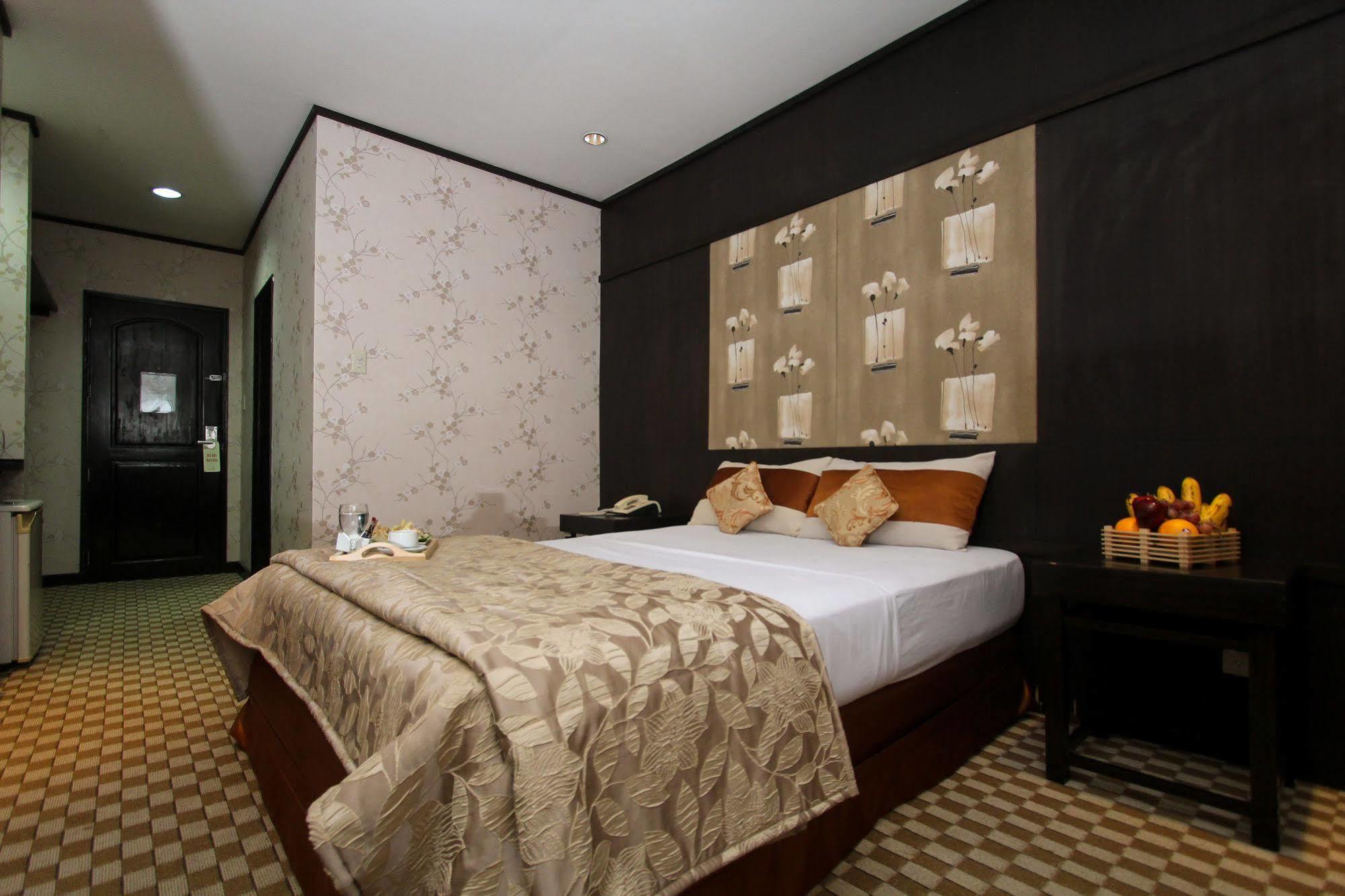 Tarlac City Luisita Central Park Hotel מראה חיצוני תמונה