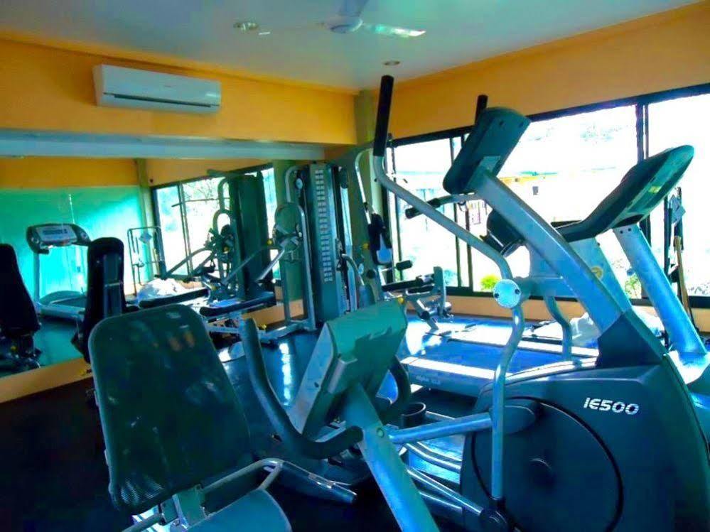 Tarlac City Luisita Central Park Hotel מראה חיצוני תמונה